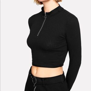 Ribbed Pull-Ring Zip Crop Top